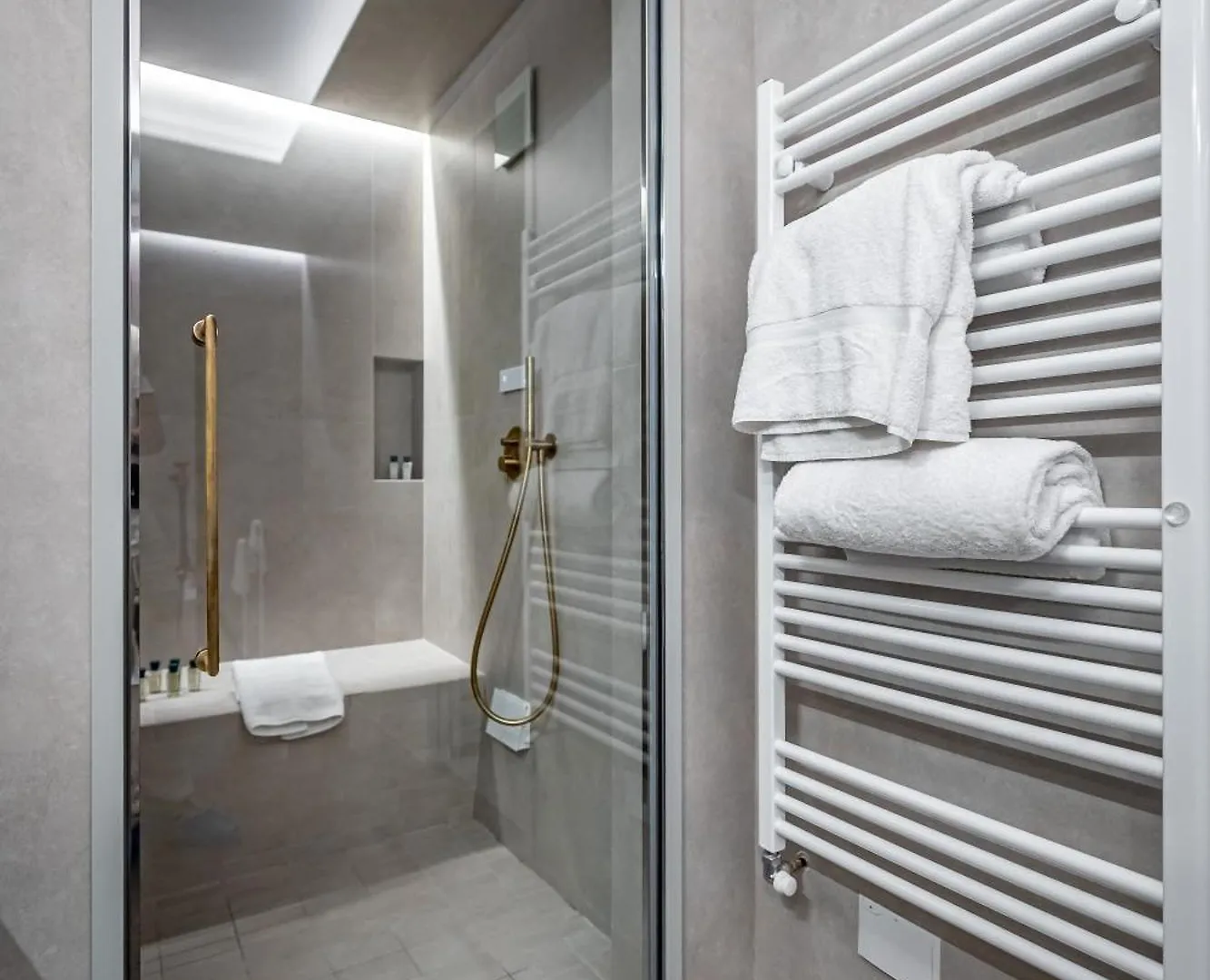 Aparthotel Dimora Collection - Le Corti - Boutique Luxury Suites In A Restored 13Th Century Convent, With Sauna And Gym (Adults Only) Florence Italy