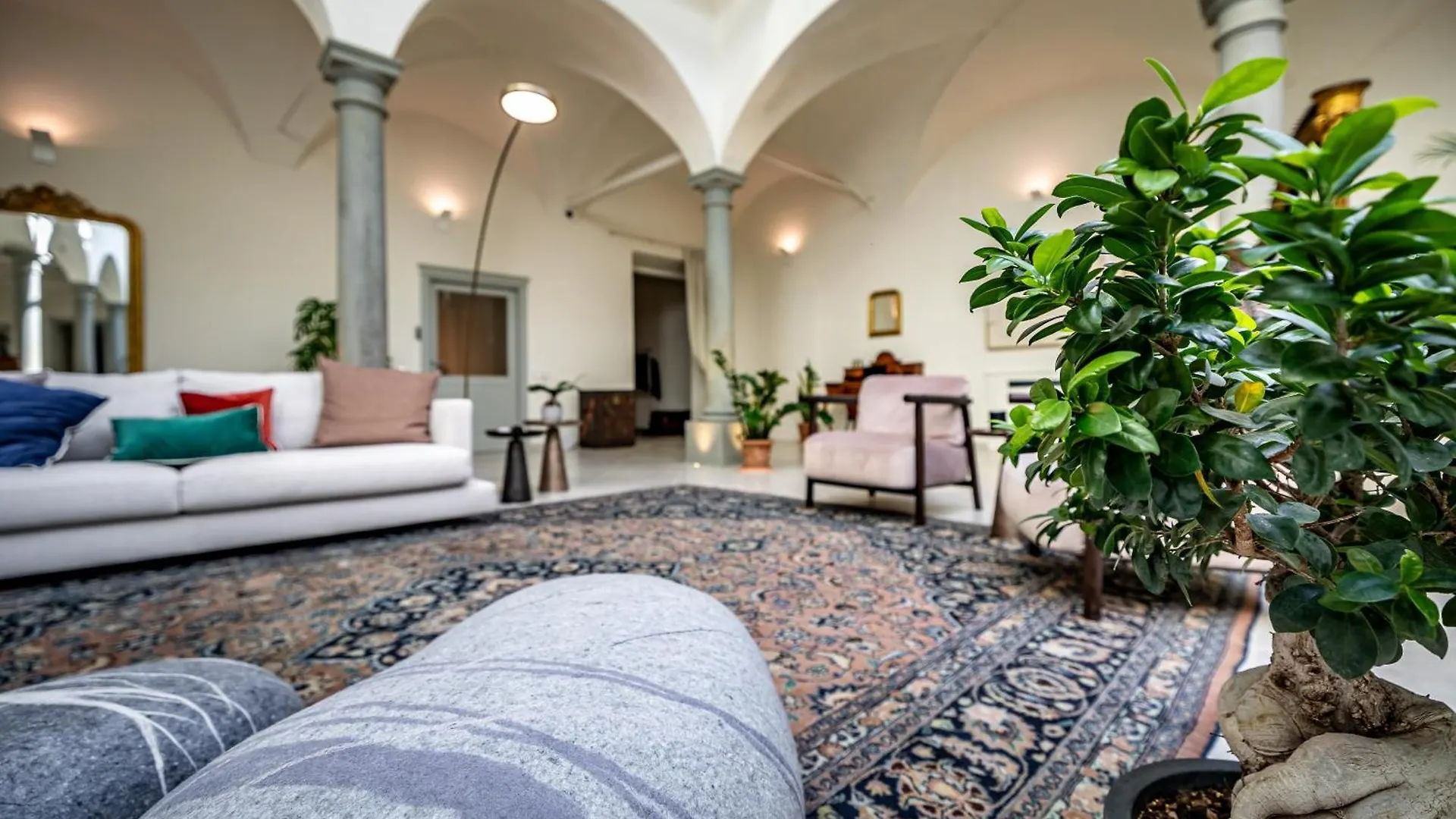 Dimora Collection - Le Corti - Boutique Luxury Suites In A Restored 13Th Century Convent, With Sauna And Gym (Adults Only) Florencia Apartahotel