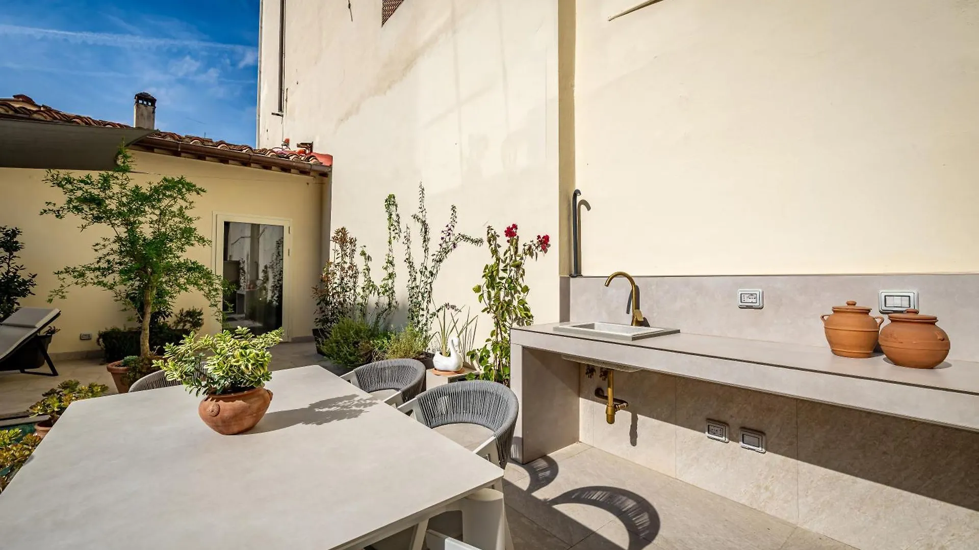 Apartahotel Dimora Collection - Le Corti - Boutique Luxury Suites In A Restored 13Th Century Convent, With Sauna And Gym (Adults Only) Florencia Italia
